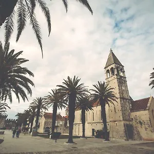 Gostinjska kuća Luna, Trogir